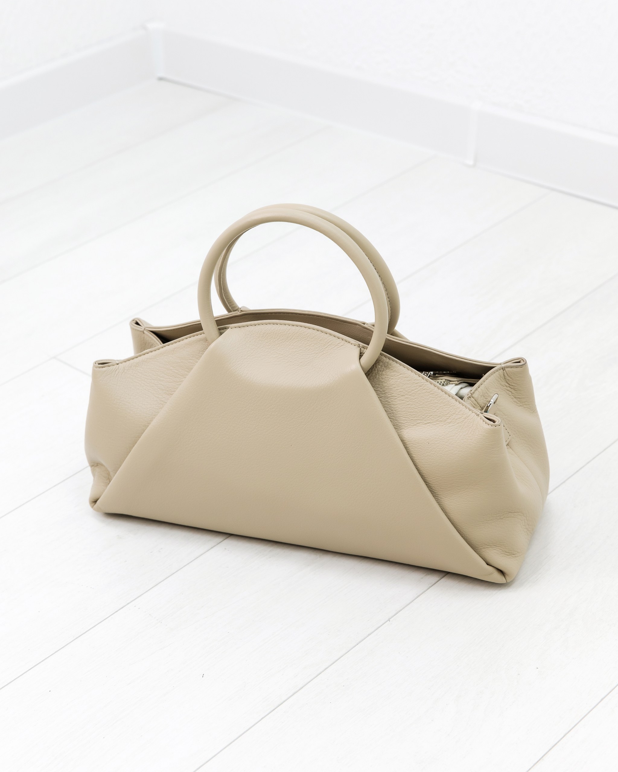 LACCOMA bag-1009 / бежевая кожа