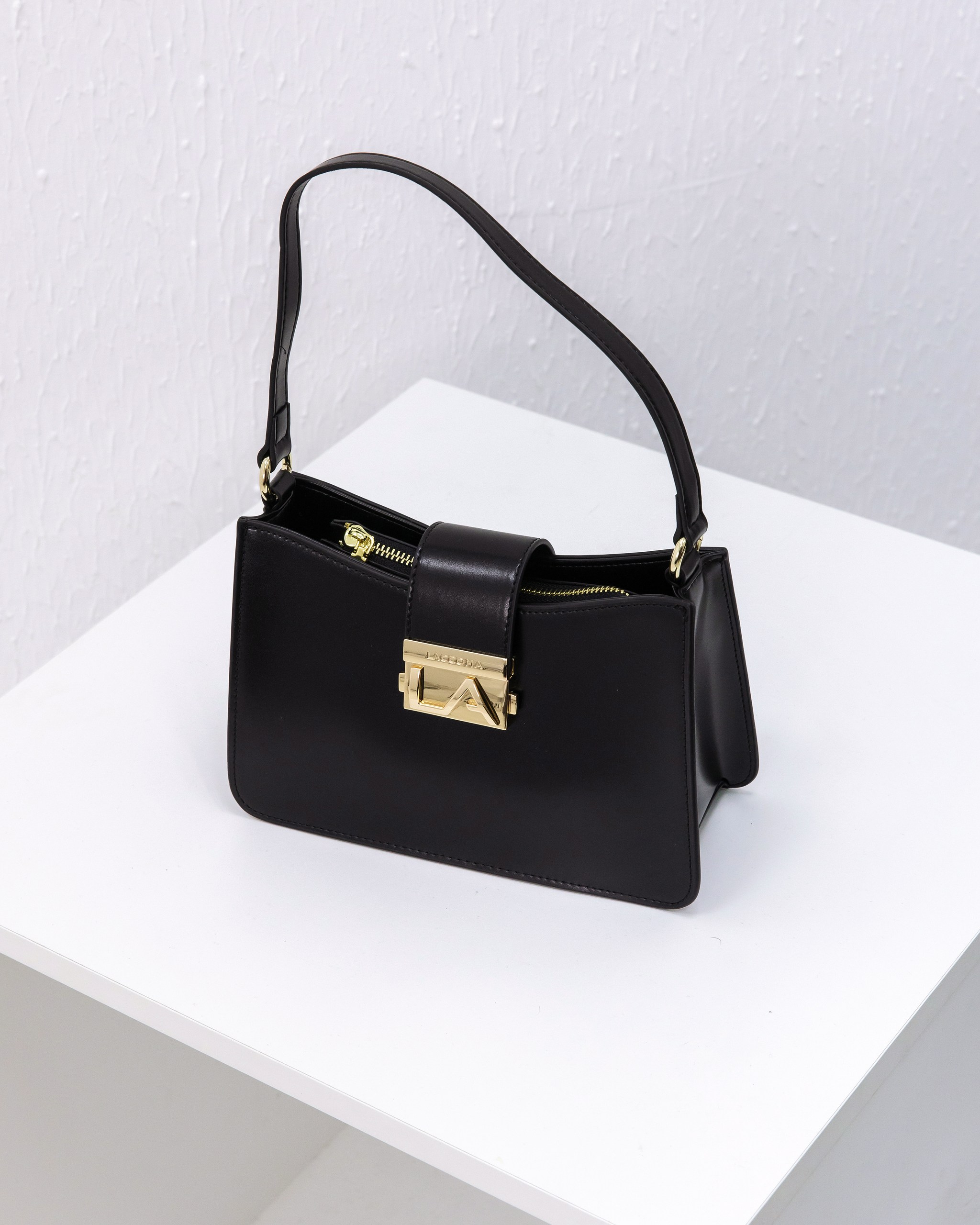 LACCOMA bag-1012 / черная кожа