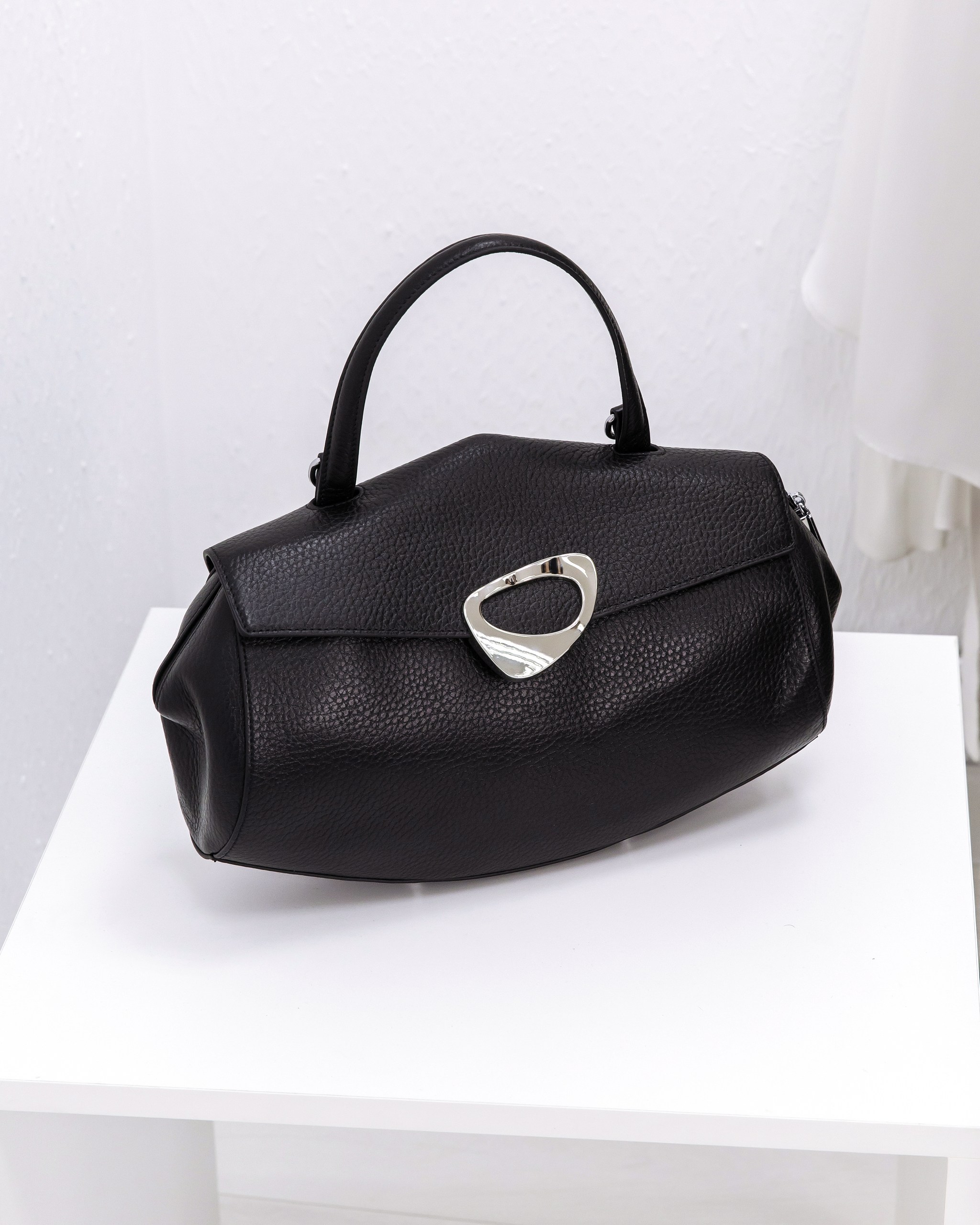 LACCOMA bag-2386 / черная кожа