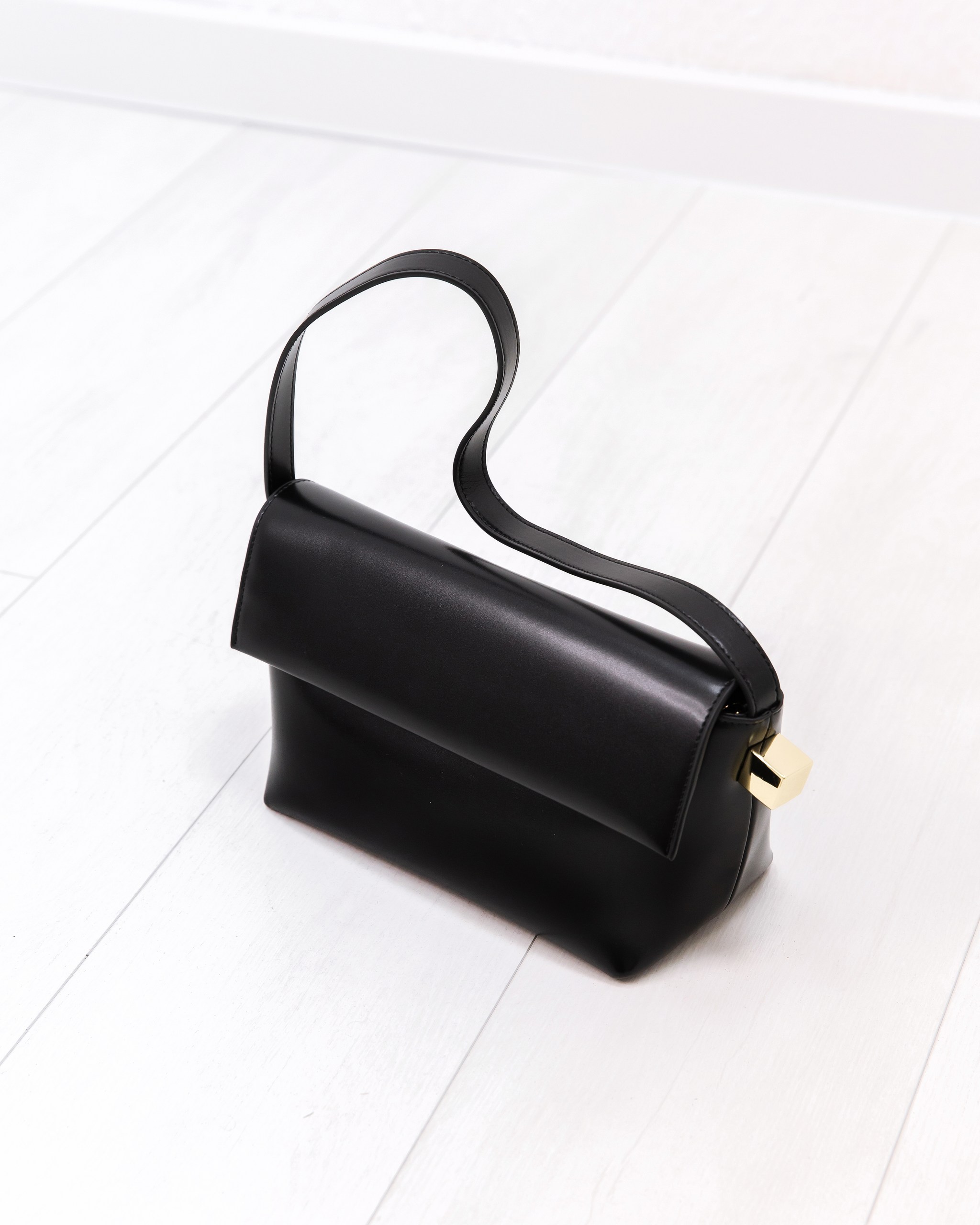 LACCOMA bag-1021 / черная кожа