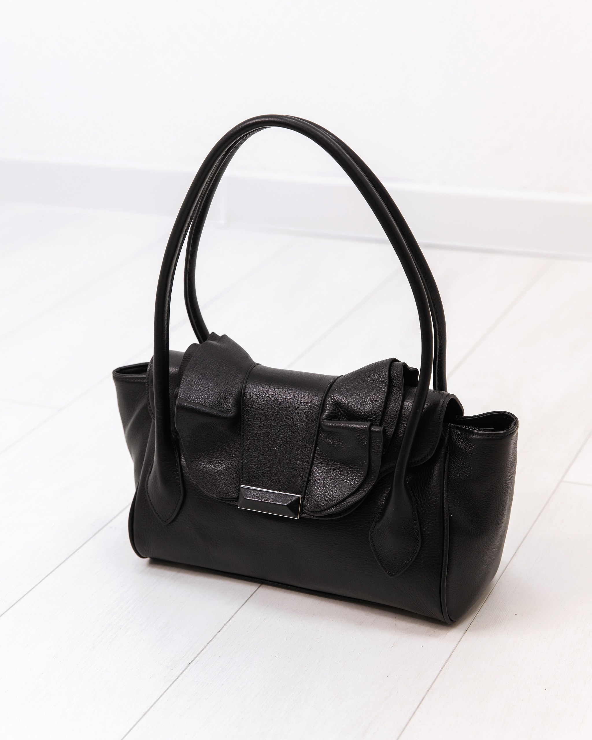 LACCOMA 2430 / черная кожа