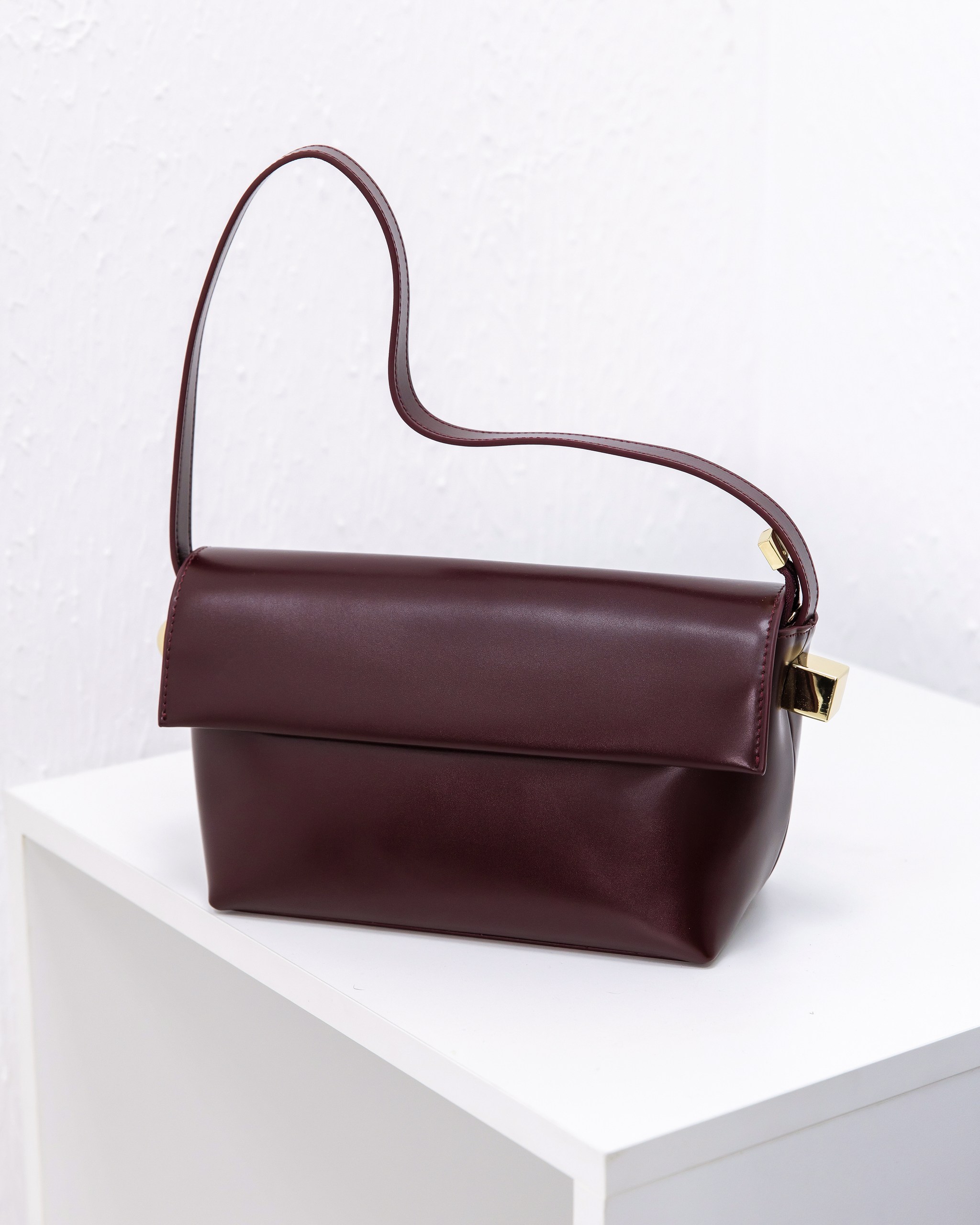 LACCOMA bag-1021 / бордовая кожа