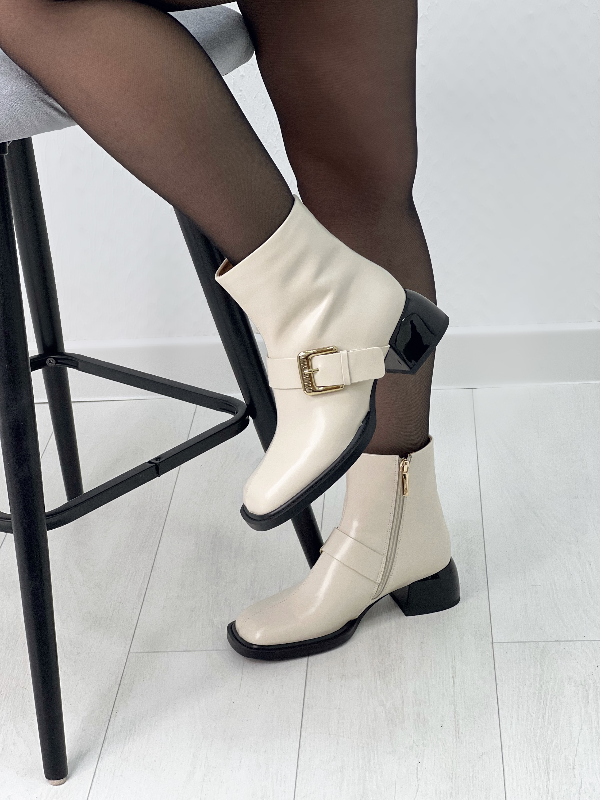 Regina Bottini l257-3783 / молочная кожа