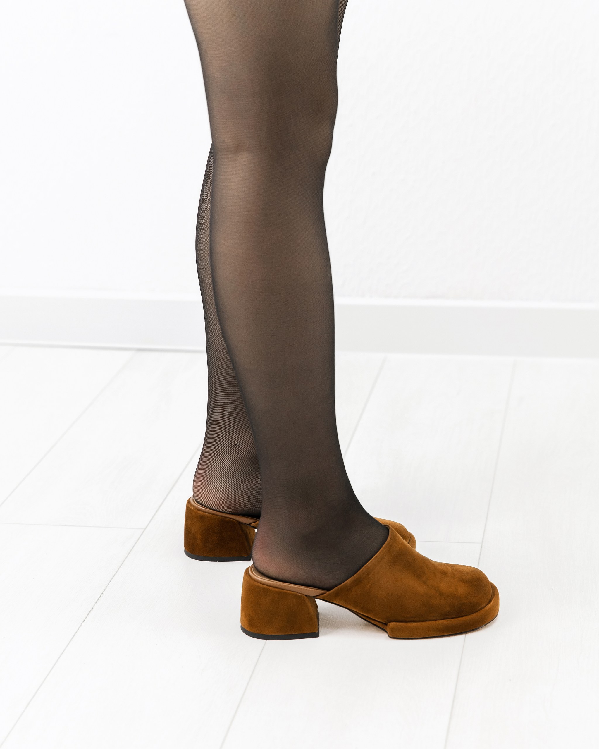 Regina Bottini 312 / рыжая замша