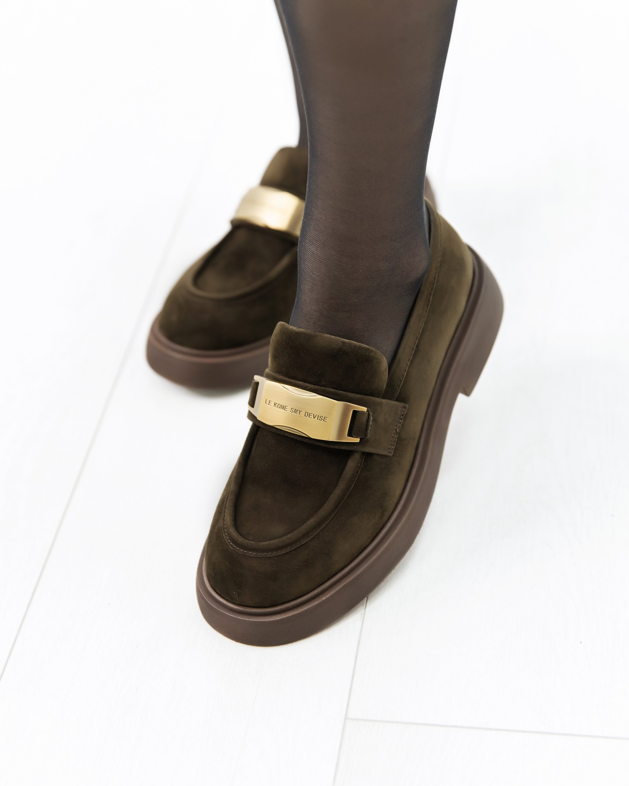 Wit Mooni 2300 / коричневая замша