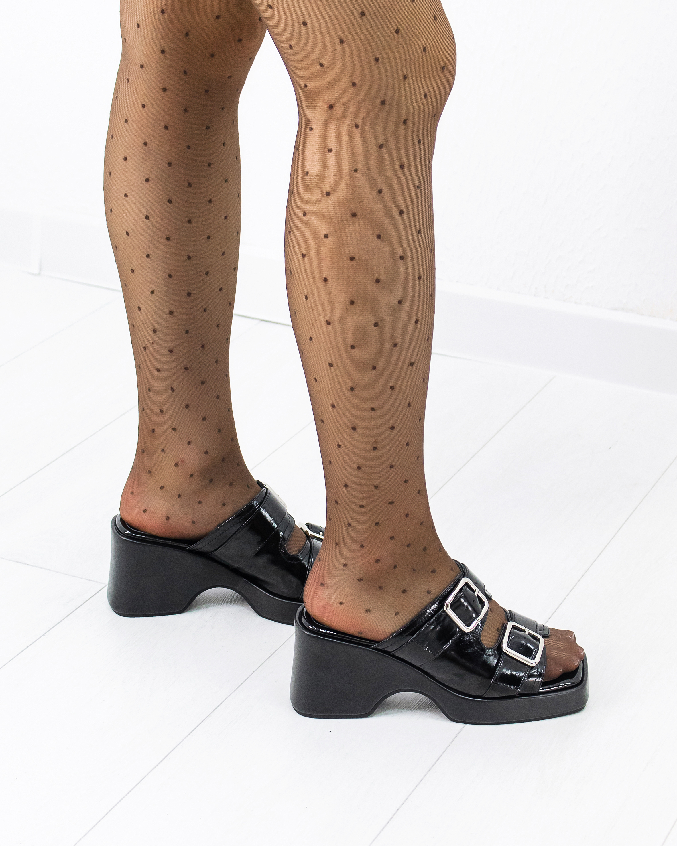 Wit Mooni 637 / черный лак