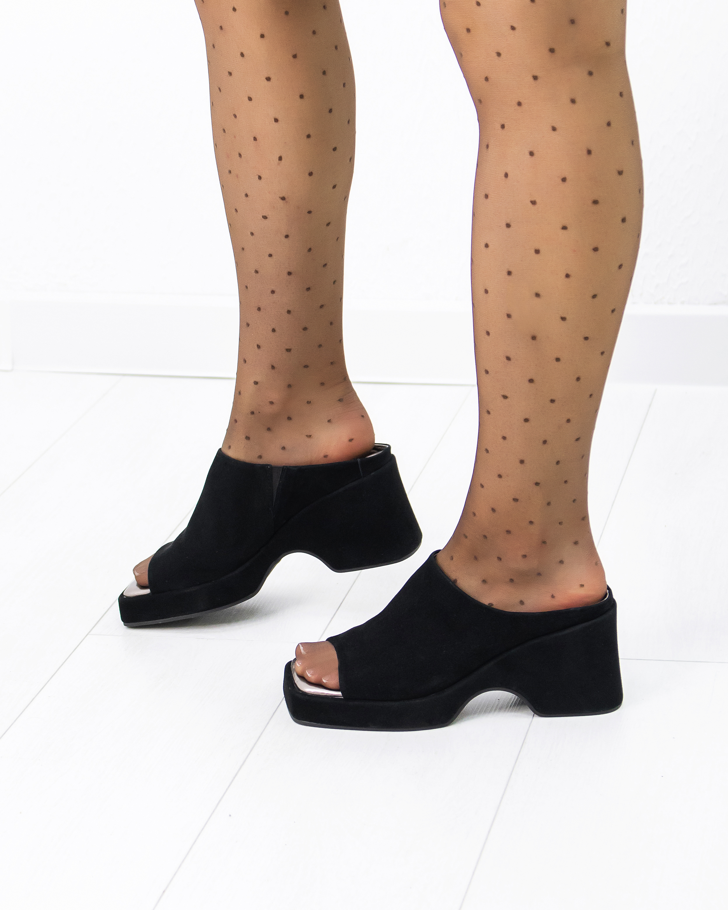 Wit Mooni 637-0117 / черная замша